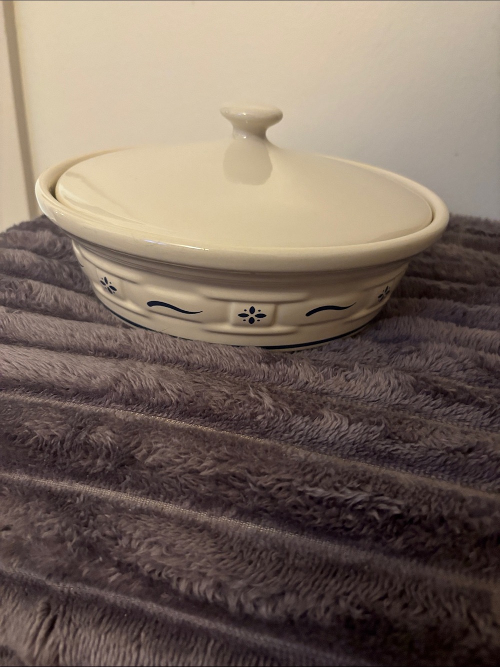 Longaberger Pottery Woven Traditions Covered Casserole Dish Blue 8 1/4" 1 QT